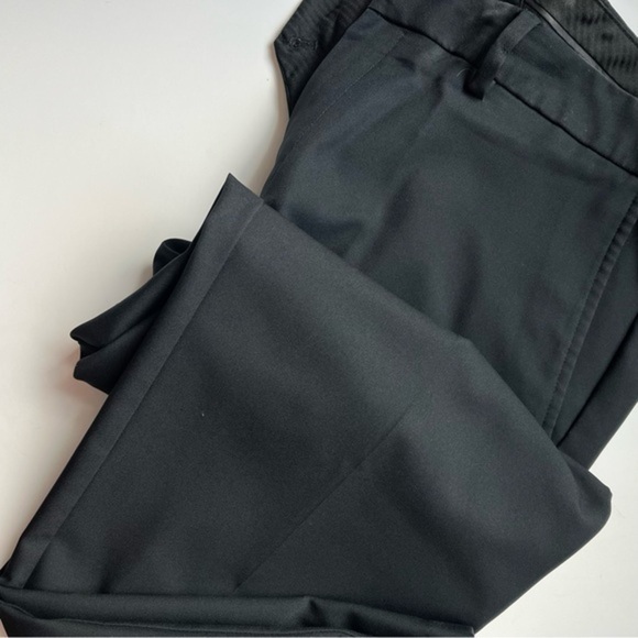 Kenneth Cole Reaction • Black Trouser Dress Pants - Picture 3 of 5